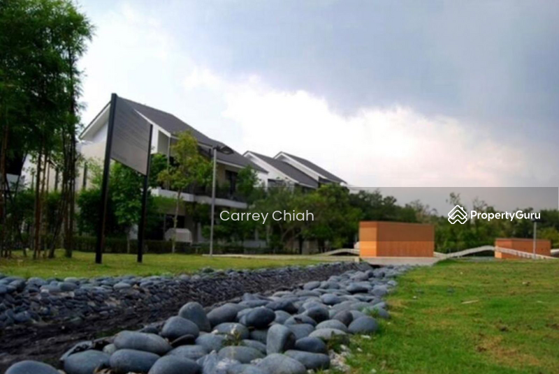 For Sale - 2 storey Corner, Lake Edge Puchong