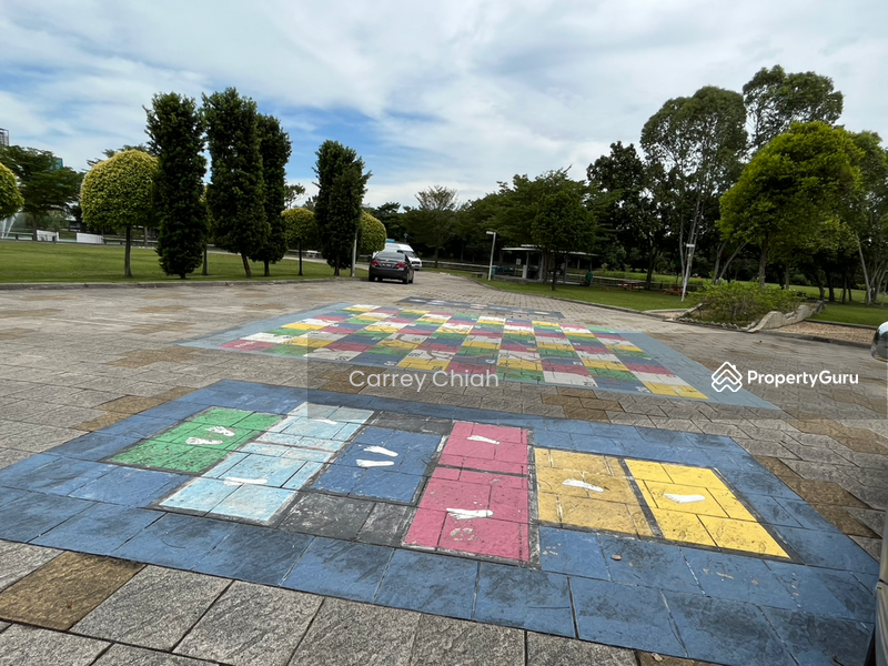 For Sale - 2 storey Corner, Lake Edge Puchong