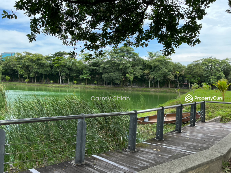 For Sale - 2 storey Corner, Lake Edge Puchong