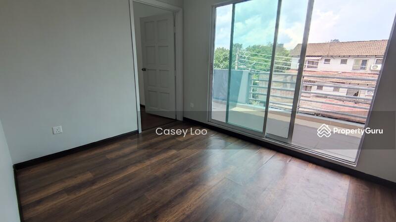 Untuk Dijual - Corner 3 storey House Taman Sr Sinar Kepong Segambut