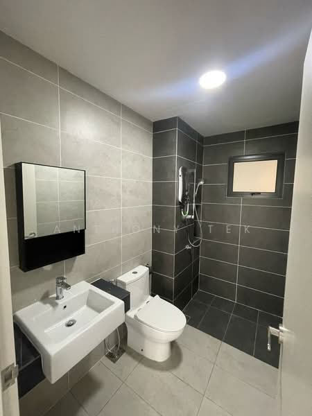 Kondominium untuk Disewa di M Oscar - Anthony Tek - Bathroom - PropertyGuru.com.my