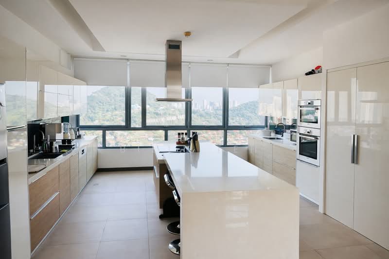 Kondominium untuk Dijual di Infinity Beachfront Condominium - Billy Teh - Kitchen - PropertyGuru.com.my