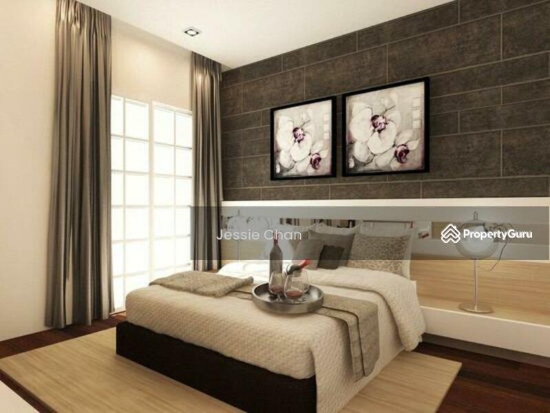 For Sale - Nilai【Corner Lot Extra 25ft BIG LAND！】28x85 Double Storey FREEHOLD First Come First Serve！
