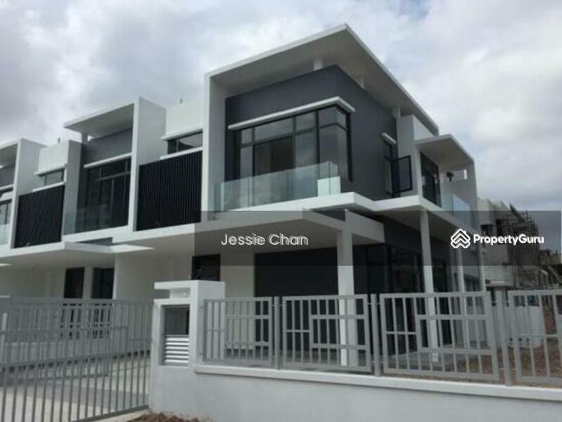 For Sale - Nilai【Corner Lot Extra 25ft BIG LAND！】28x85 Double Storey FREEHOLD First Come First Serve！