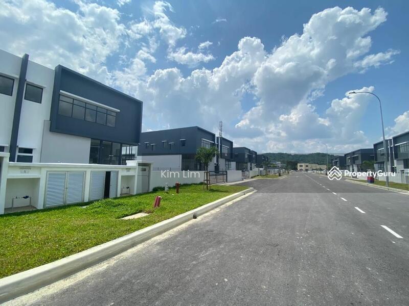 For Sale - BRAND NEW 3 STOREY CORNER FACTORY LAKE 6 MERANTI JAYA