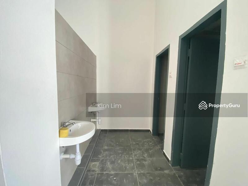 For Sale - BRAND NEW 3 STOREY CORNER FACTORY LAKE 6 MERANTI JAYA