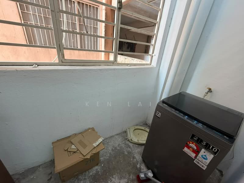 Pangsapuri untuk Disewa di Desa Dua - Ken Lai - Balcony - PropertyGuru.com.my