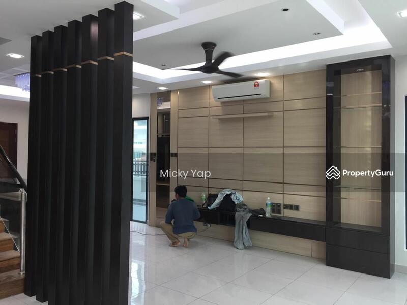 For Rent - Semi-D house at 16 Sierra