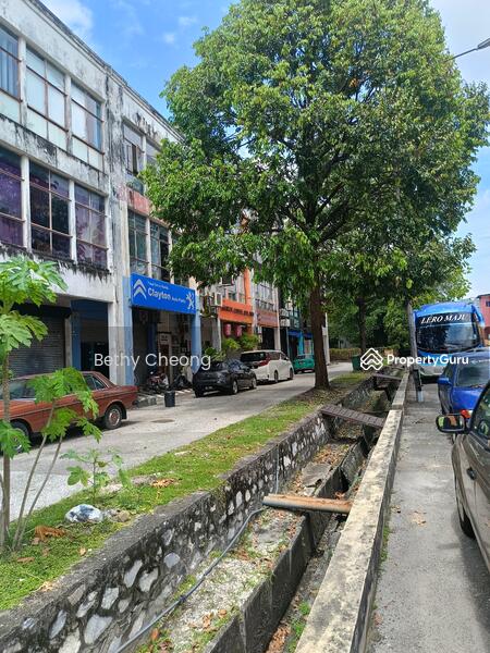 For Rent - BANDAR SUNWAY JALAN PJS 11