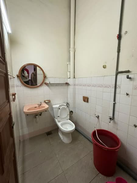2-storey Terraced House for Sale in Taman Rainbow (Batu) - CK Lee - Bathroom - PropertyGuru.com.my