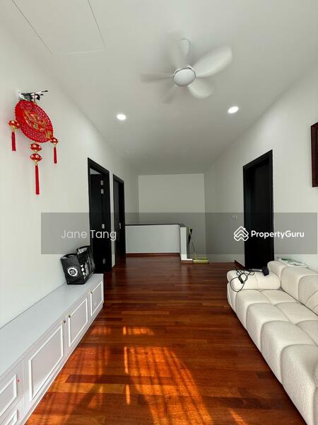 For Sale - Horizon Hills Nicely Renovated Ready to move in Condition Semi Detached