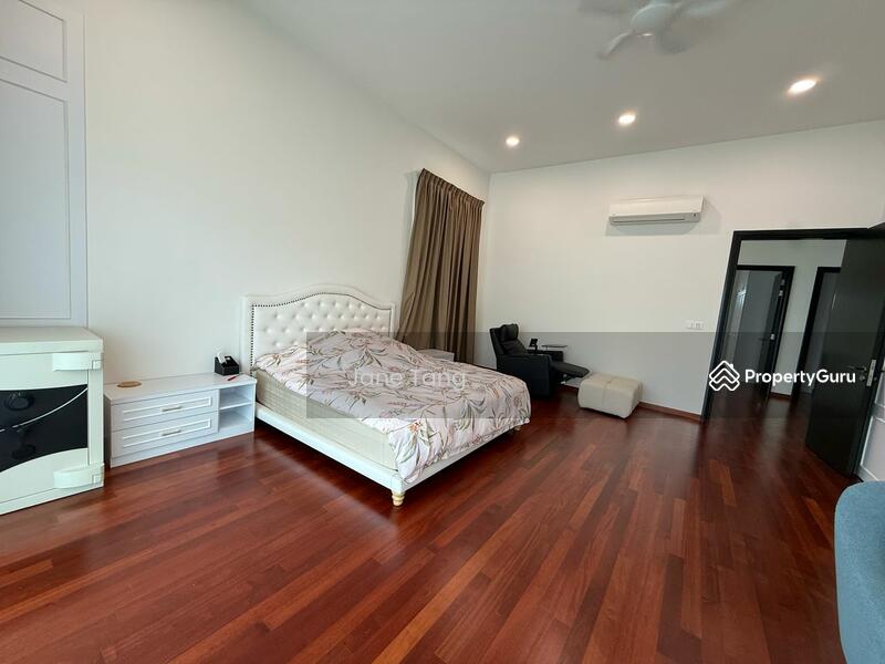 For Sale - Horizon Hills Nicely Renovated Ready to move in Condition Semi Detached