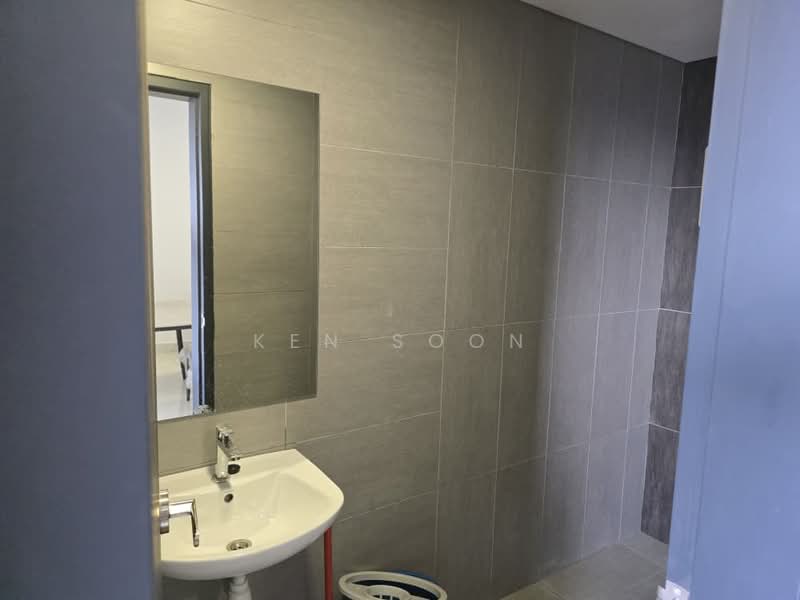 Kondominium untuk Disewa di Edumetro @ Subang Jaya - Ken Soon - Bathroom - PropertyGuru.com.my
