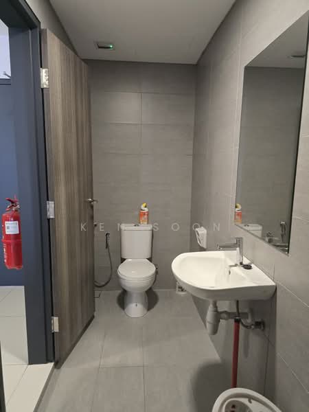 Kondominium untuk Disewa di Edumetro @ Subang Jaya - Ken Soon - Bathroom - PropertyGuru.com.my