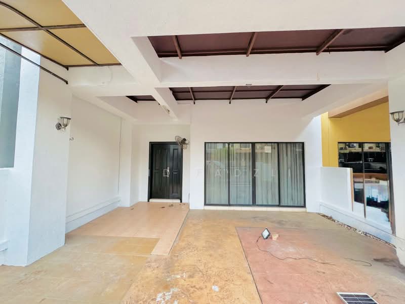 2-storey Terraced House for Sale in Bukit Jelutong (Shah Alam) - Mohd Fadzli - Exterior - PropertyGuru.com.my
