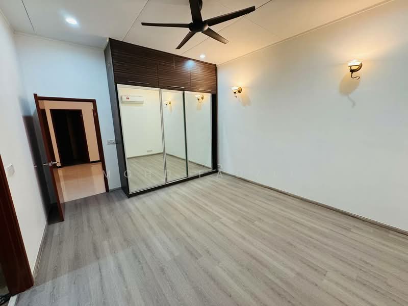 2-storey Terraced House for Sale in Bukit Jelutong (Shah Alam) - Mohd Fadzli - Bedroom - PropertyGuru.com.my