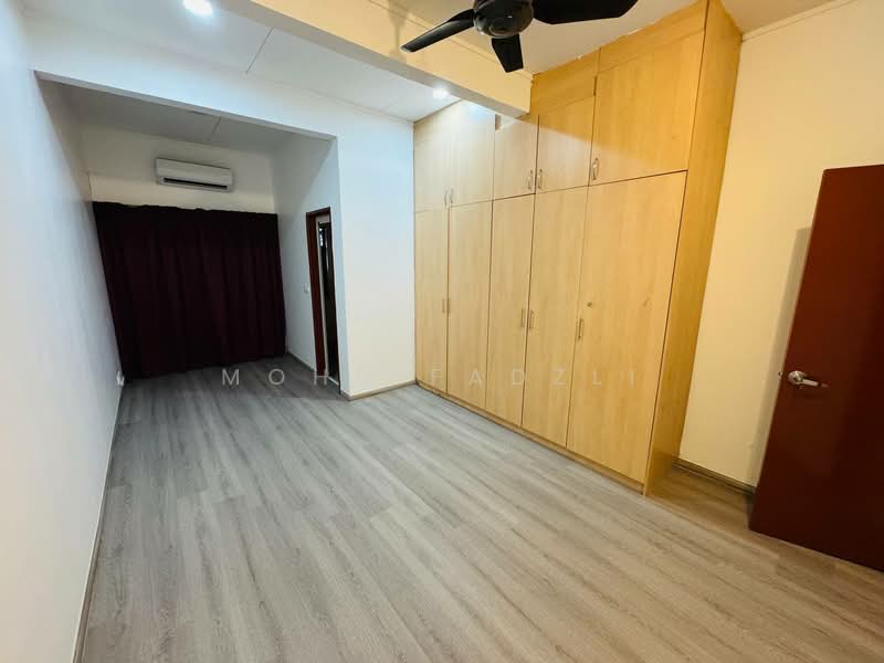 2-storey Terraced House for Sale in Bukit Jelutong (Shah Alam) - Mohd Fadzli - Bedroom - PropertyGuru.com.my