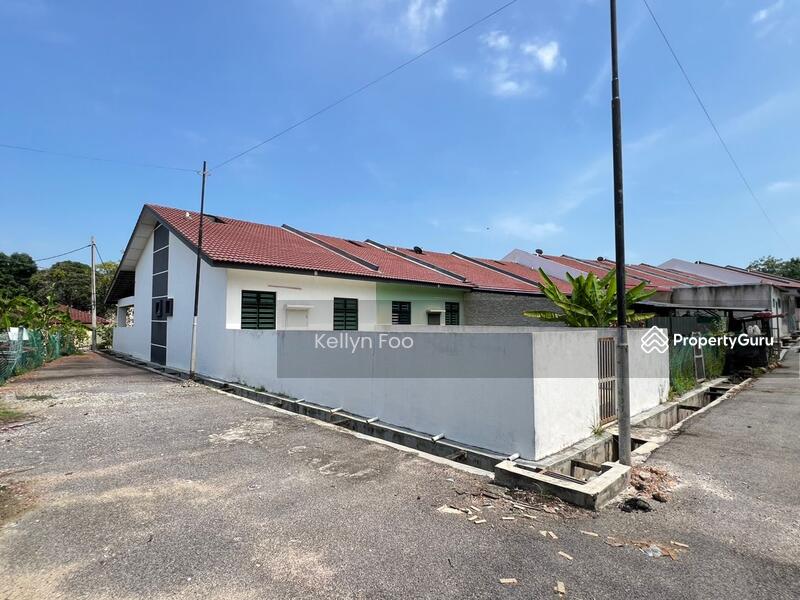 For Sale - 1 Storey Endlot with EXTRA LAND at Taman Tangga Batu Damai