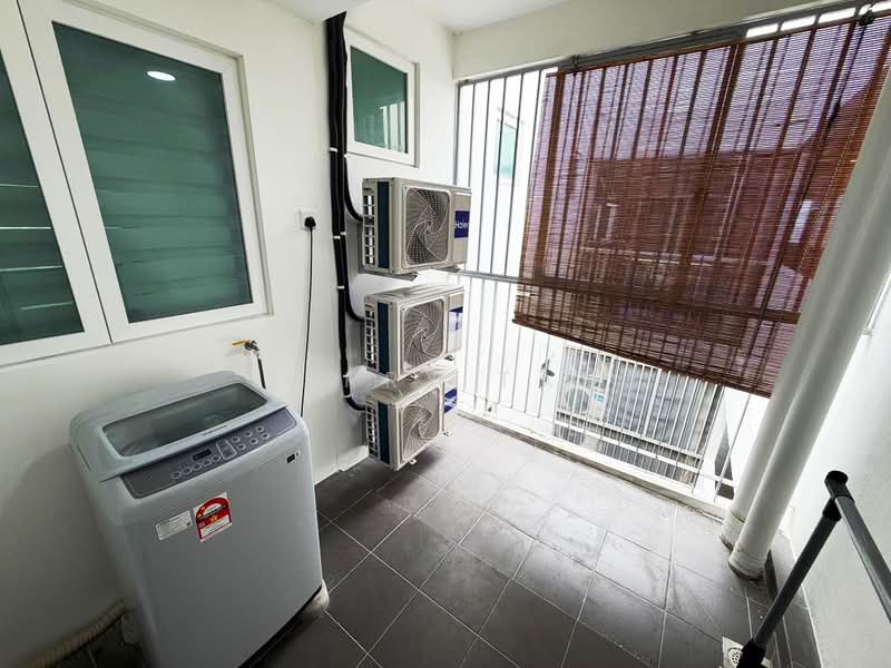 Kondominium untuk Disewa di Fairview Residence - Jerry Tan - Balcony - PropertyGuru.com.my