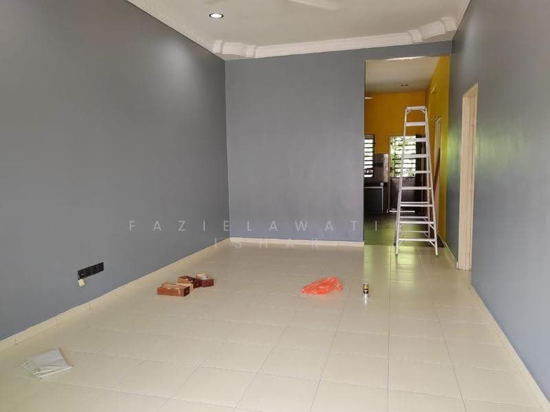 Rumah Teres 1-Tingkat untuk Dijual di Taman Ketapang Mualim (Pekan) - Fazielawatie Ishak - Living Room - PropertyGuru.com.my