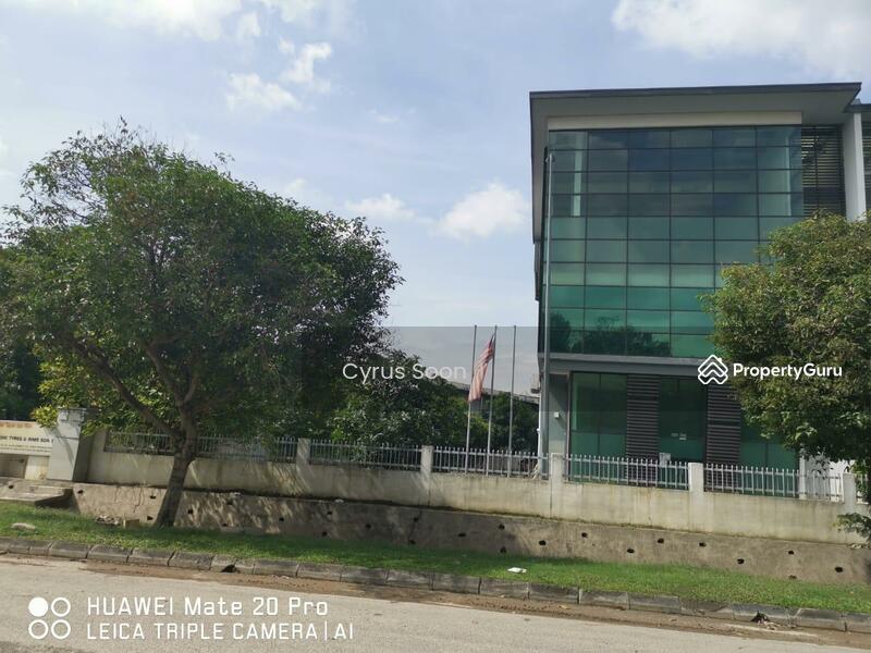 Untuk Dijual - Corner 3-Storey Semi-D For Sale, Sekysen 33 Bukit Kemuning, Shah Alam