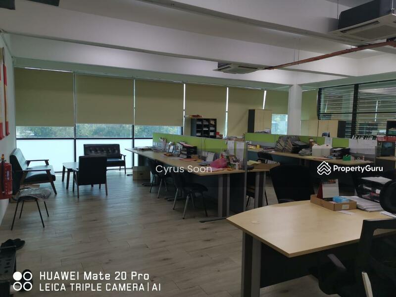 Untuk Dijual - Corner 3-Storey Semi-D For Sale, Sekysen 33 Bukit Kemuning, Shah Alam
