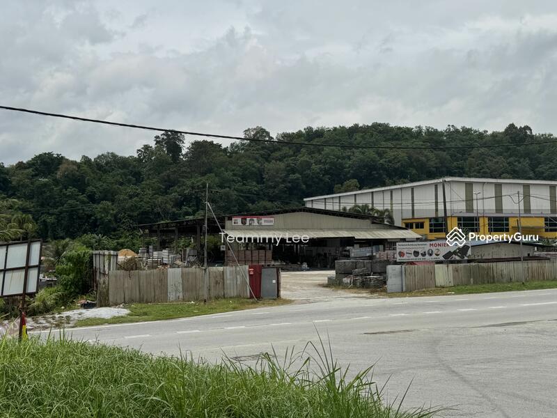 Untuk Dijual - 1.72 Acres Industrial Land Jalan Sungai Tekali, Kampung Baru Makau