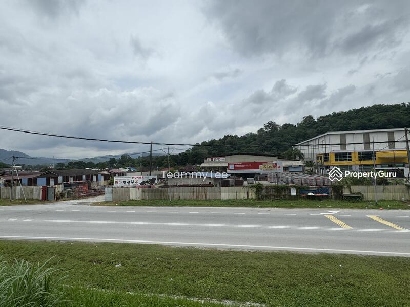 Untuk Dijual - 1.72 Acres Industrial Land Jalan Sungai Tekali, Kampung Baru Makau