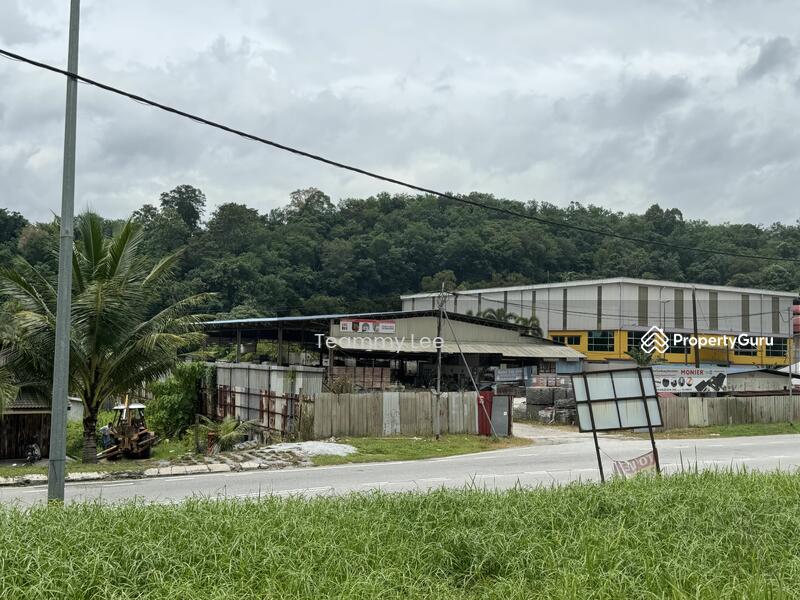 Untuk Dijual - 1.72 Acres Industrial Land Jalan Sungai Tekali, Kampung Baru Makau