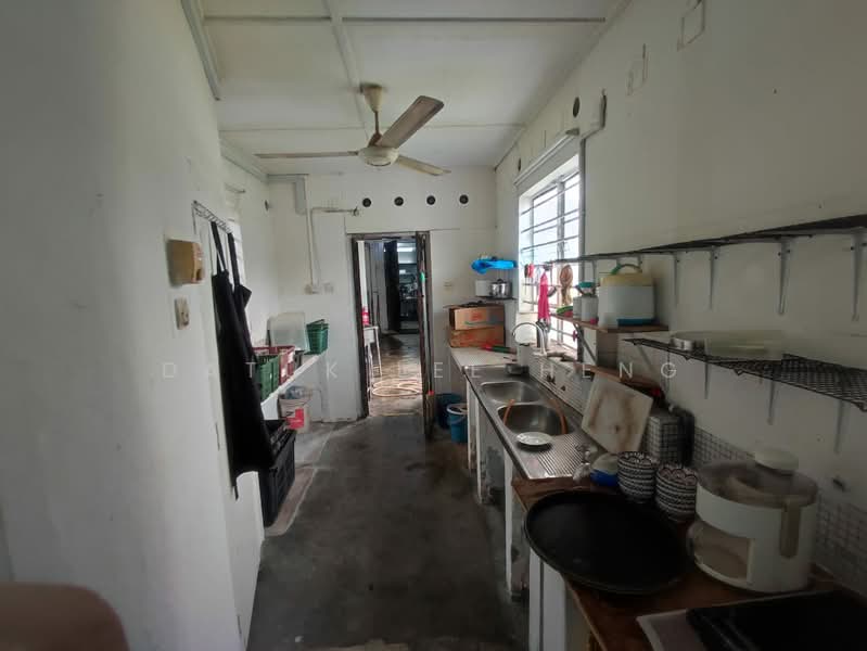 Banglo Komersial untuk Dijual di Greentown (Ipoh) - Datuk Lee Heng - Kitchen - PropertyGuru.com.my