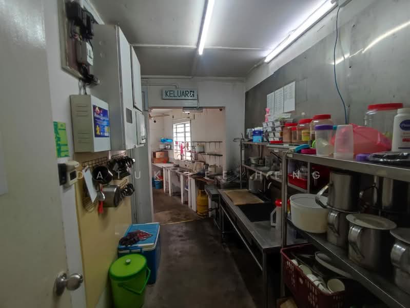 Banglo Komersial untuk Dijual di Greentown (Ipoh) - Datuk Lee Heng - Kitchen - PropertyGuru.com.my