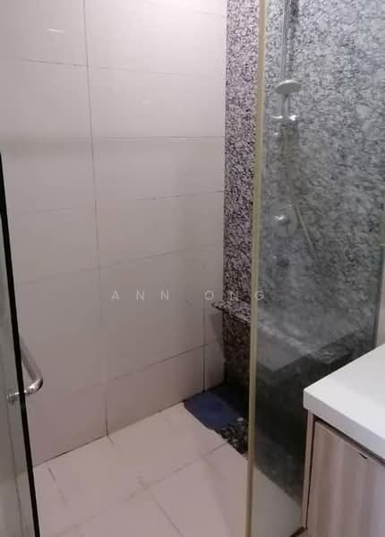 Kondominium untuk Dijual di Sixceylon - Ann Ong - Bathroom - PropertyGuru.com.my