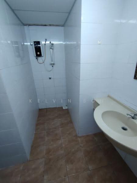 Kondominium untuk Disewa di Platinum Lake PV 15 - Kelvin Soh - Bathroom - PropertyGuru.com.my
