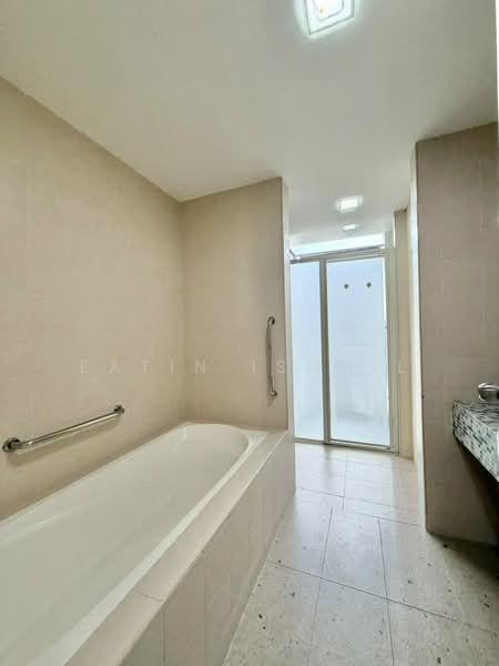 Condominium for Sale at Riana Green East - Fatin Ismail - Bathroom - PropertyGuru.com.my