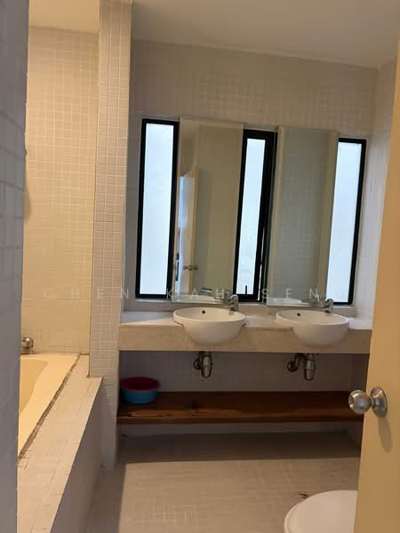 Condominium for Sale at 10 Semantan Suites - Chen Kah Seng - Bathroom - PropertyGuru.com.my