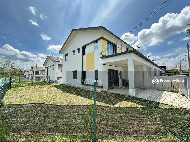 For Sale - ( Sell Below Market ) Double Storey Corner House, Sari Alamanda, Rawang