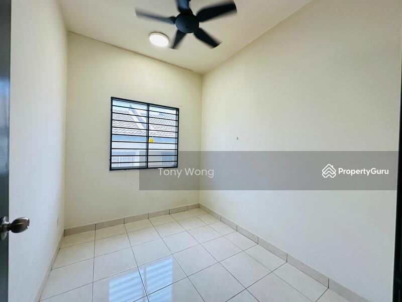 For Sale - ( Sell Below Market ) Double Storey Corner House, Sari Alamanda, Rawang