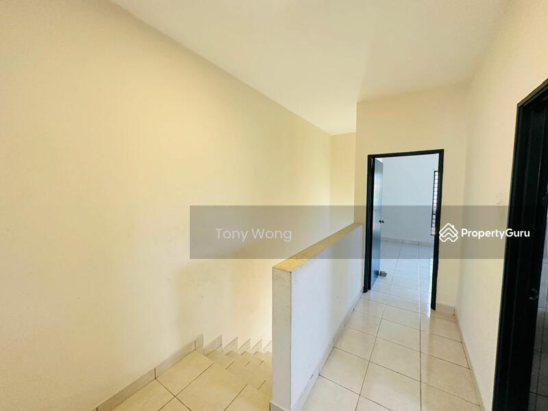 For Sale - ( Sell Below Market ) Double Storey Corner House, Sari Alamanda, Rawang