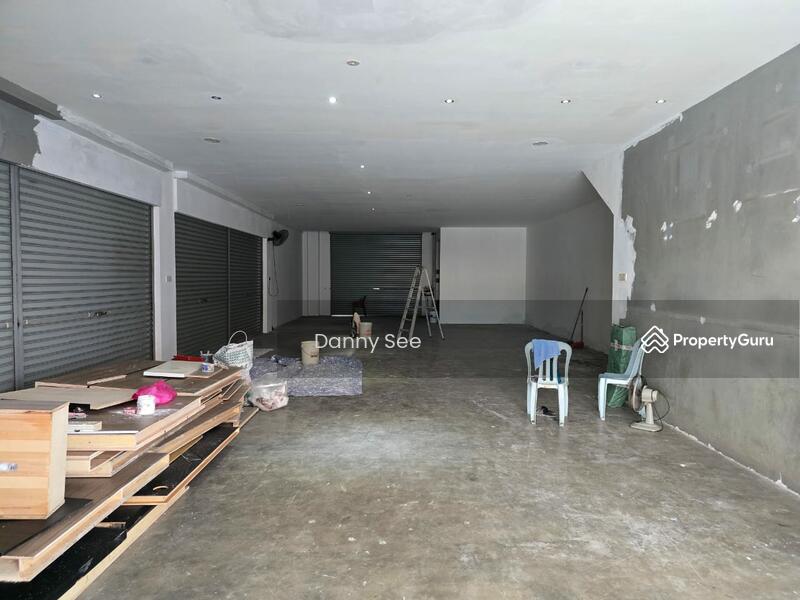 For Rent - Indahpura Kulai Ground Floor of Double Storey Shop (End Lot) near Aeon Kulai