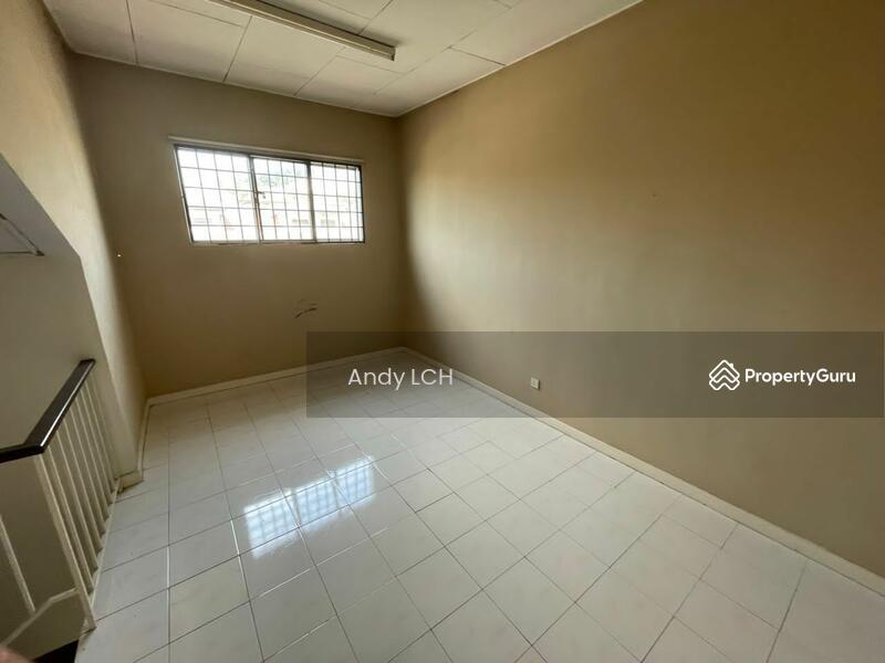 Untuk Dijual - Terrace house at Taman Desa Karunmas