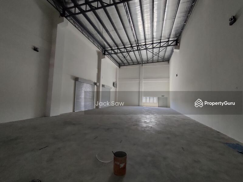 For Rent - 2.5 Storey Semi-D Factory at Golden Gateway, Valdor