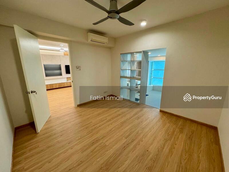 For Sale - Riana Green East