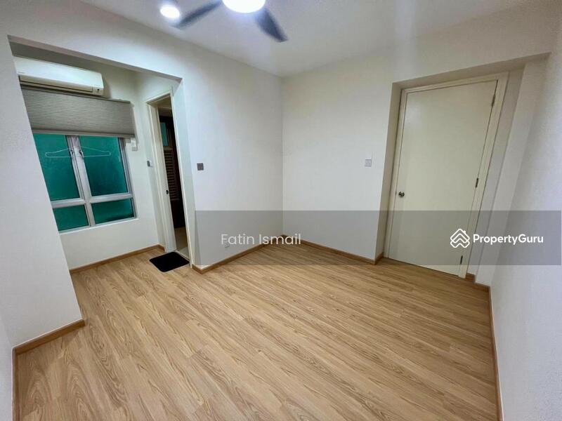 For Sale - Riana Green East
