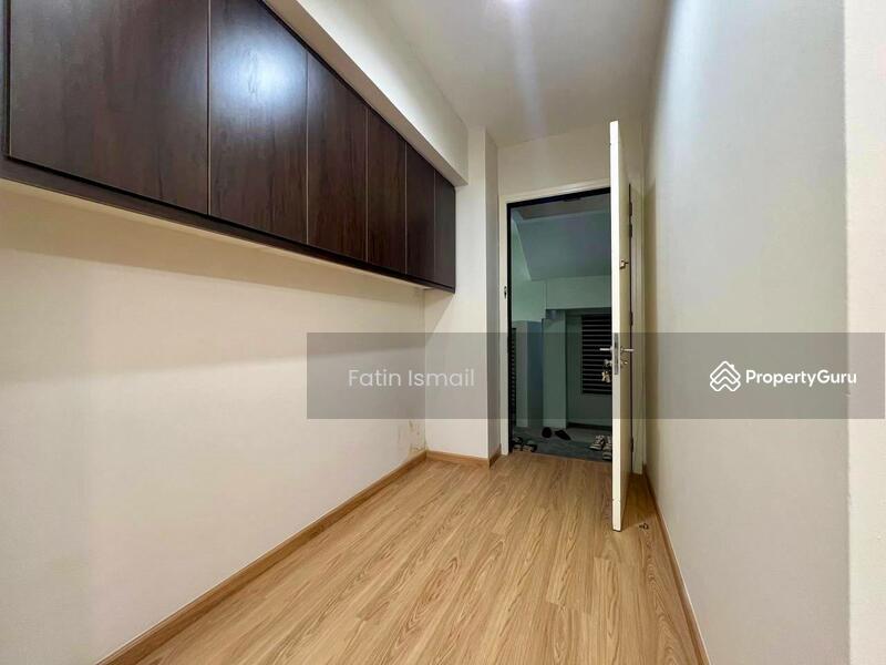 For Sale - Riana Green East