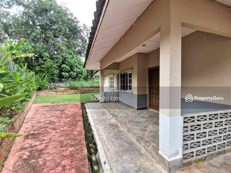 Bungalow for Sale in College Heights Garden Resort (Setul) - Danilo Lim - PropertyGuru.com.my