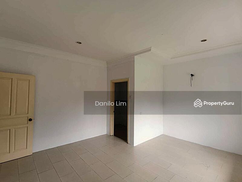 Bungalow for Sale in College Heights Garden Resort (Setul) - Danilo Lim - PropertyGuru.com.my