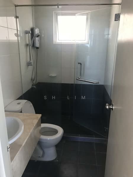 Kondominium untuk Disewa di Birch Regency @ Penang Times Square - SH Lim - Bathroom - PropertyGuru.com.my