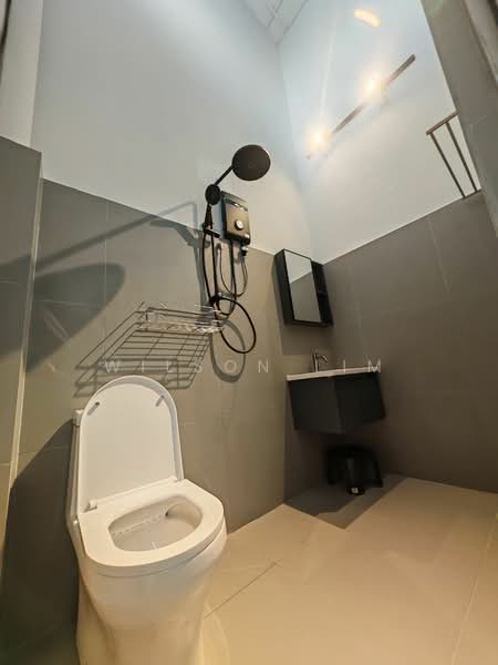 Double Story House at Taman Kuchai Jaya untuk Untuk Disewa - RM 2,500 /bulan, Apr 2026 - PropertyGuru.com.my
