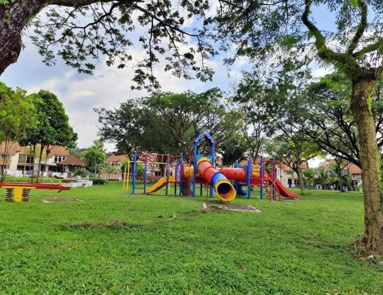 Semi-Detached House for Sale in Saujana Utama (Selangor) - Rashidah Juremi - Exterior - PropertyGuru.com.my