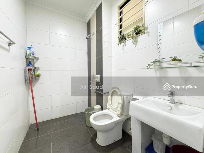 For Sale - Saffron Hills Denai Alam